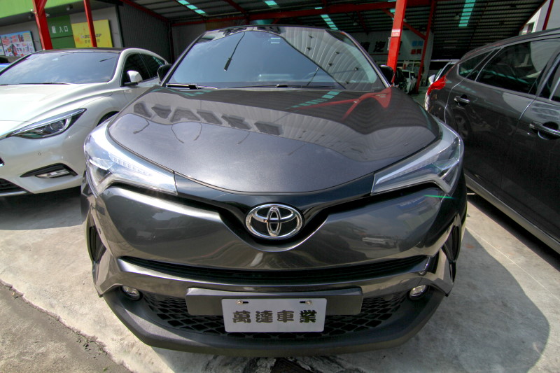 TOYOTA 豐田 CHR 4WD 不二價 一手車 原漆原鈑件 歡迎預約  第2張相片