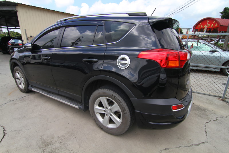 TOYOTA 豐田 RAV4 天窗 不二價 一手車 原漆原鈑件 歡迎預約  第8張相片