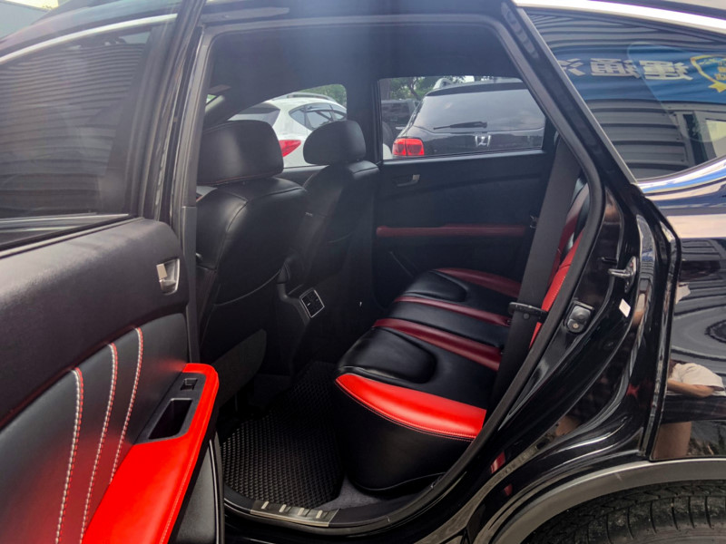 LUXGEN U6 GT220  低里程 一手車 不二價 中古車 優質車商  第4張相片