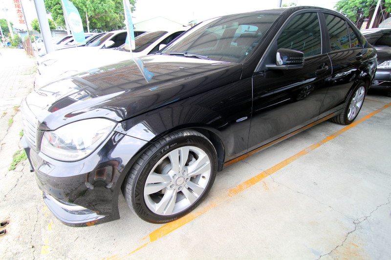 BENZ C220 柴油 天窗 一手車 不二價 車況保證 歡迎預約  第1張相片