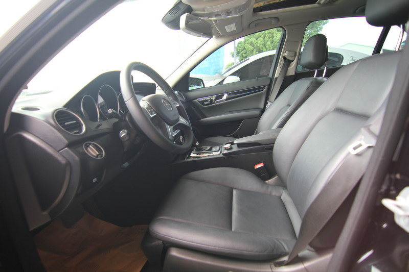 BENZ C220 柴油 天窗 一手車 不二價 車況保證 歡迎預約  第3張相片