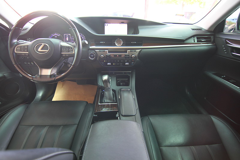 Lexus ES300H 頂級 新車價229萬 實車實價 汽車公會認證  第2張相片