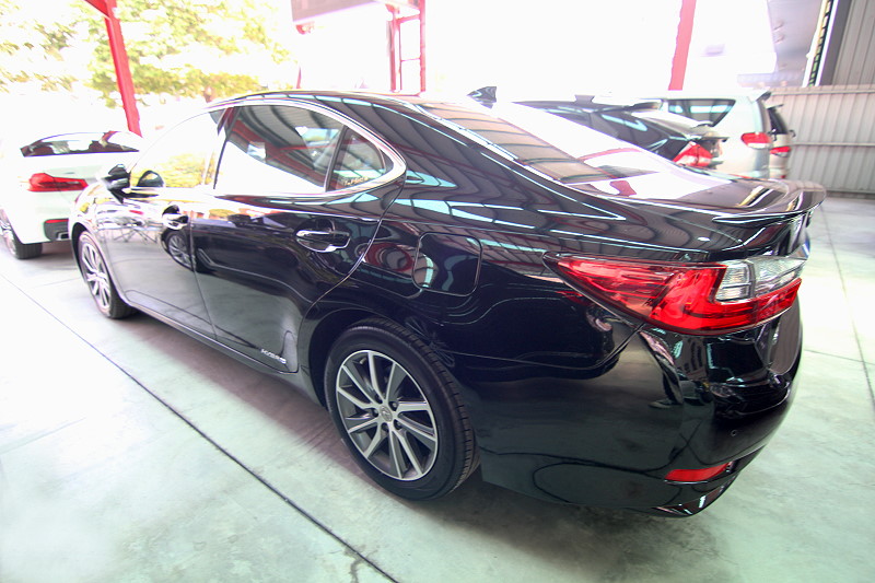 Lexus ES300H 頂級 新車價229萬 實車實價 汽車公會認證  第6張相片