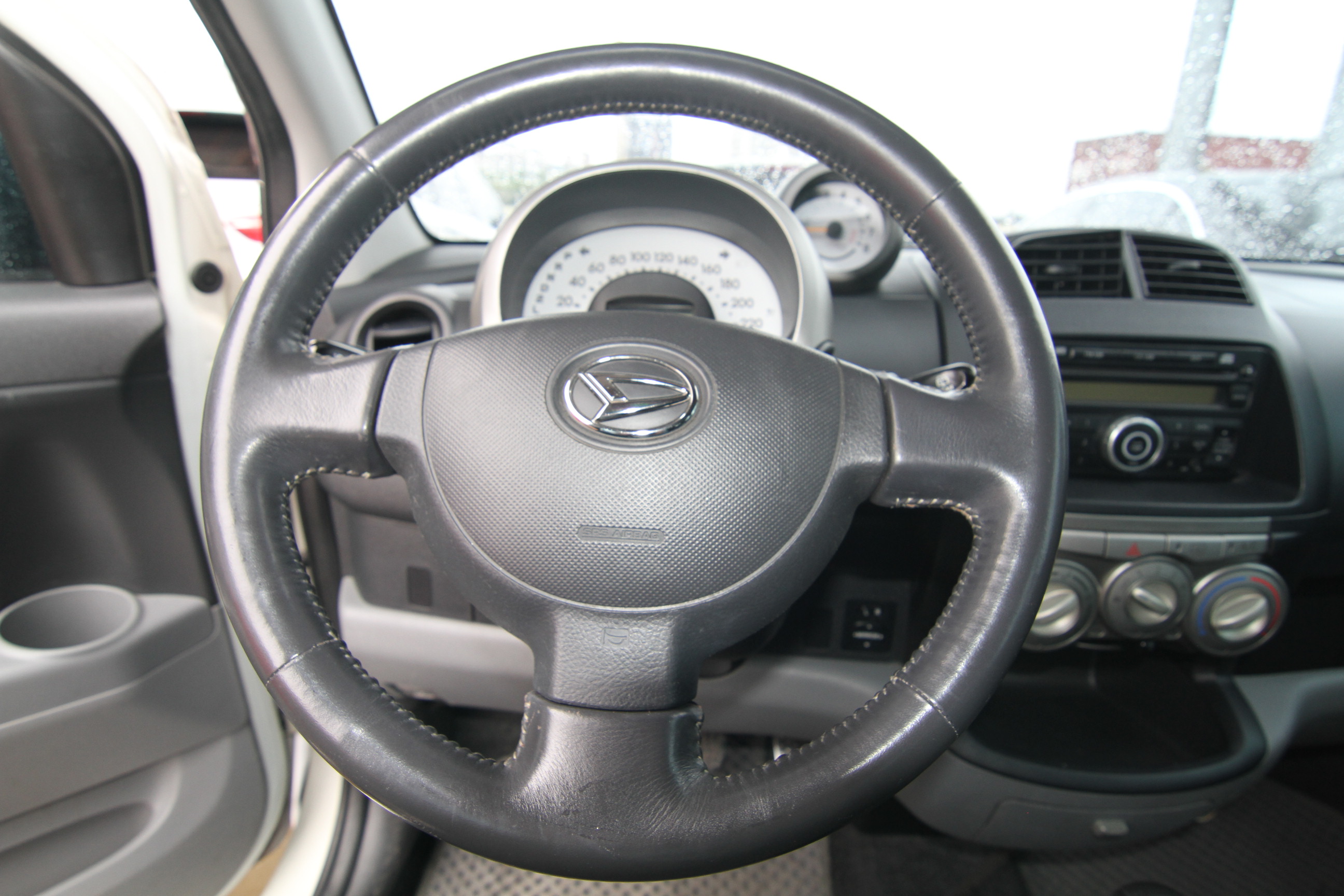 Daihatsu Sirion 實車實價 一手車 小排氣量 女用車 二手車 中古車  第2張相片