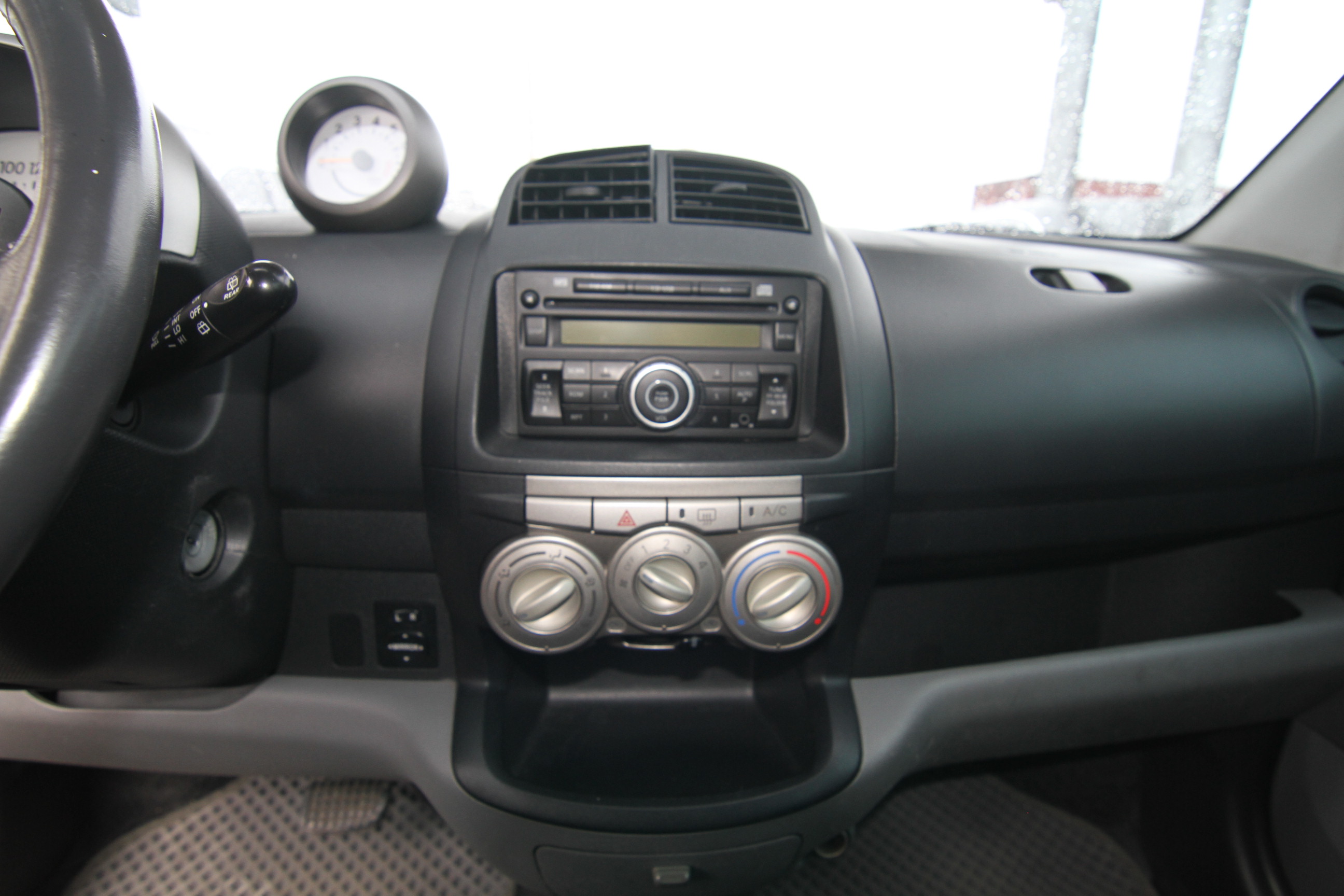Daihatsu Sirion 實車實價 一手車 小排氣量 女用車 二手車 中古車  第3張相片