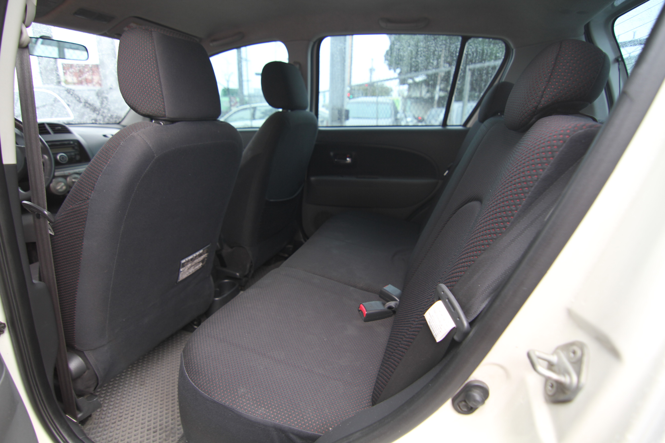 Daihatsu Sirion 實車實價 一手車 小排氣量 女用車 二手車 中古車  第4張相片