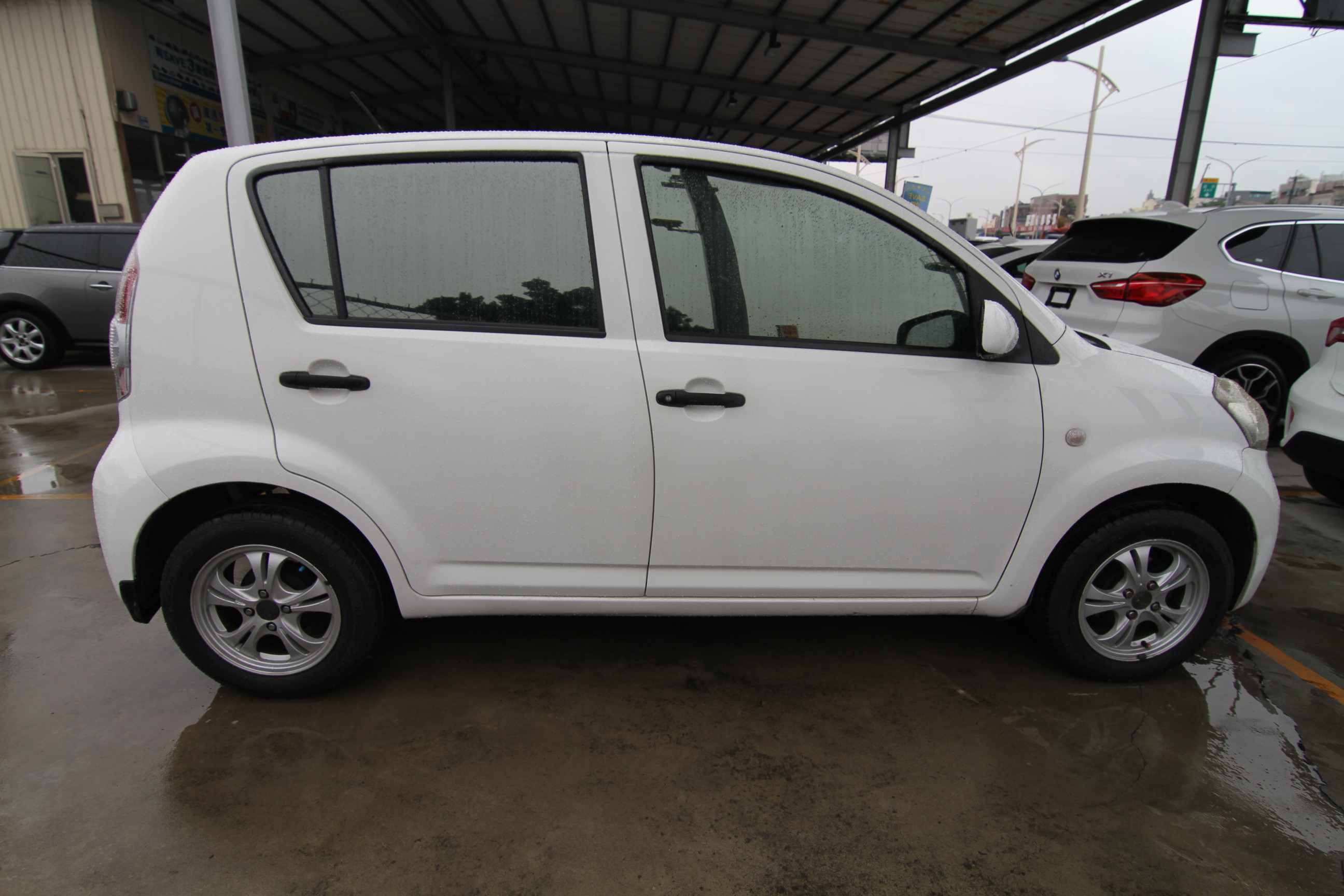 Daihatsu Sirion 實車實價 一手車 小排氣量 女用車 二手車 中古車  第7張相片