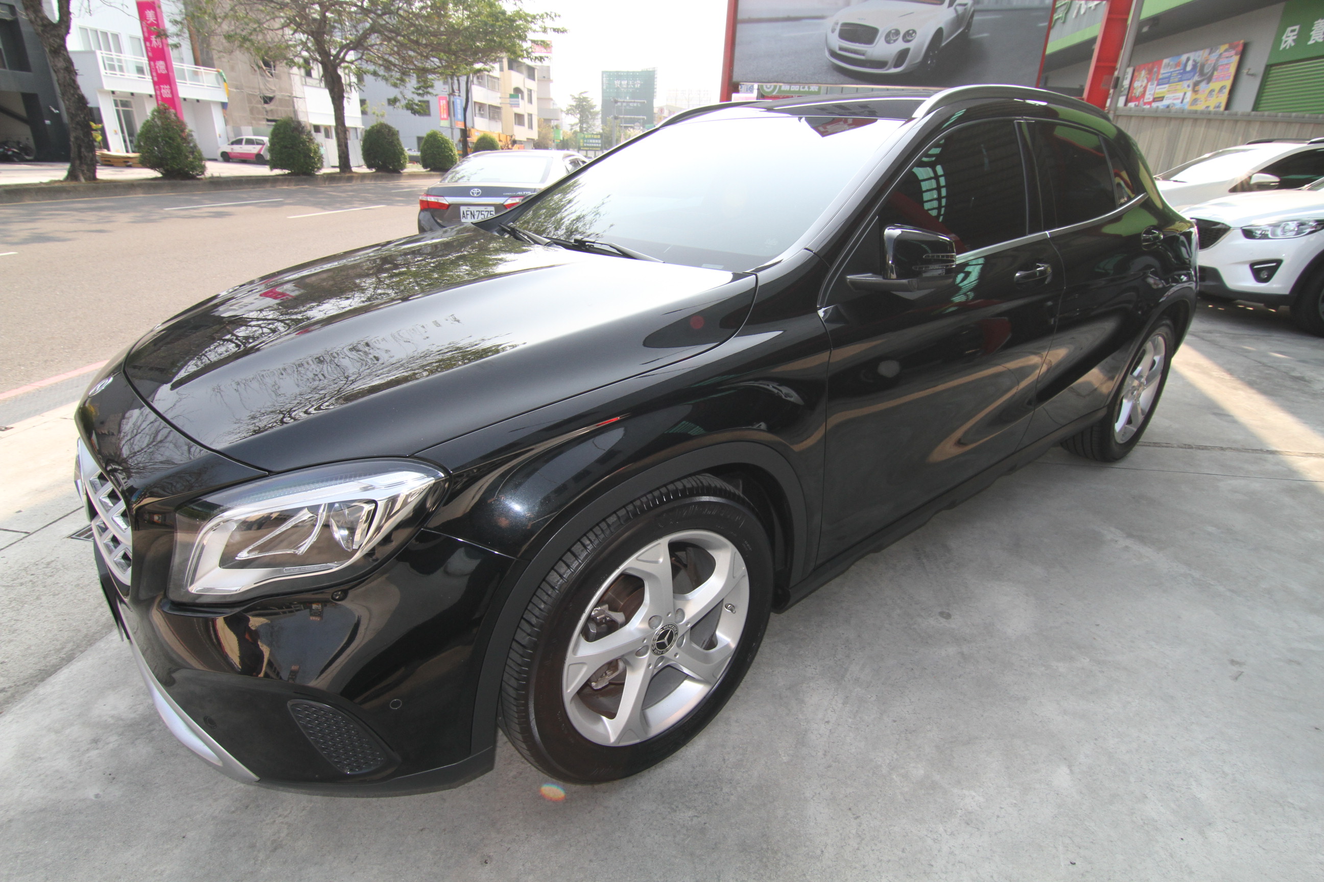 BENZ GLA200D 總代理 柴油 實車實價 認證車 精選車商 歡迎預約  第1張相片