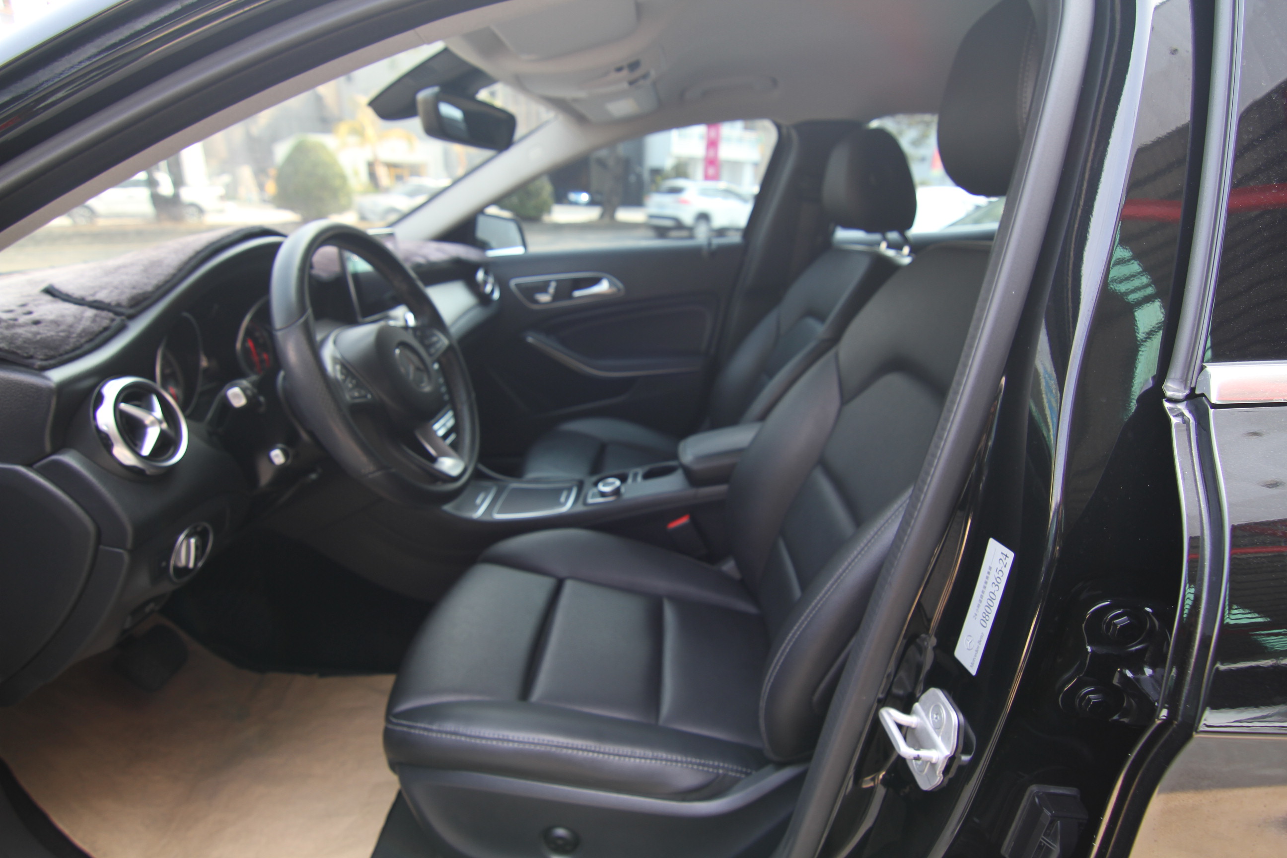 BENZ GLA200D 總代理 柴油 實車實價 認證車 精選車商 歡迎預約  第3張相片