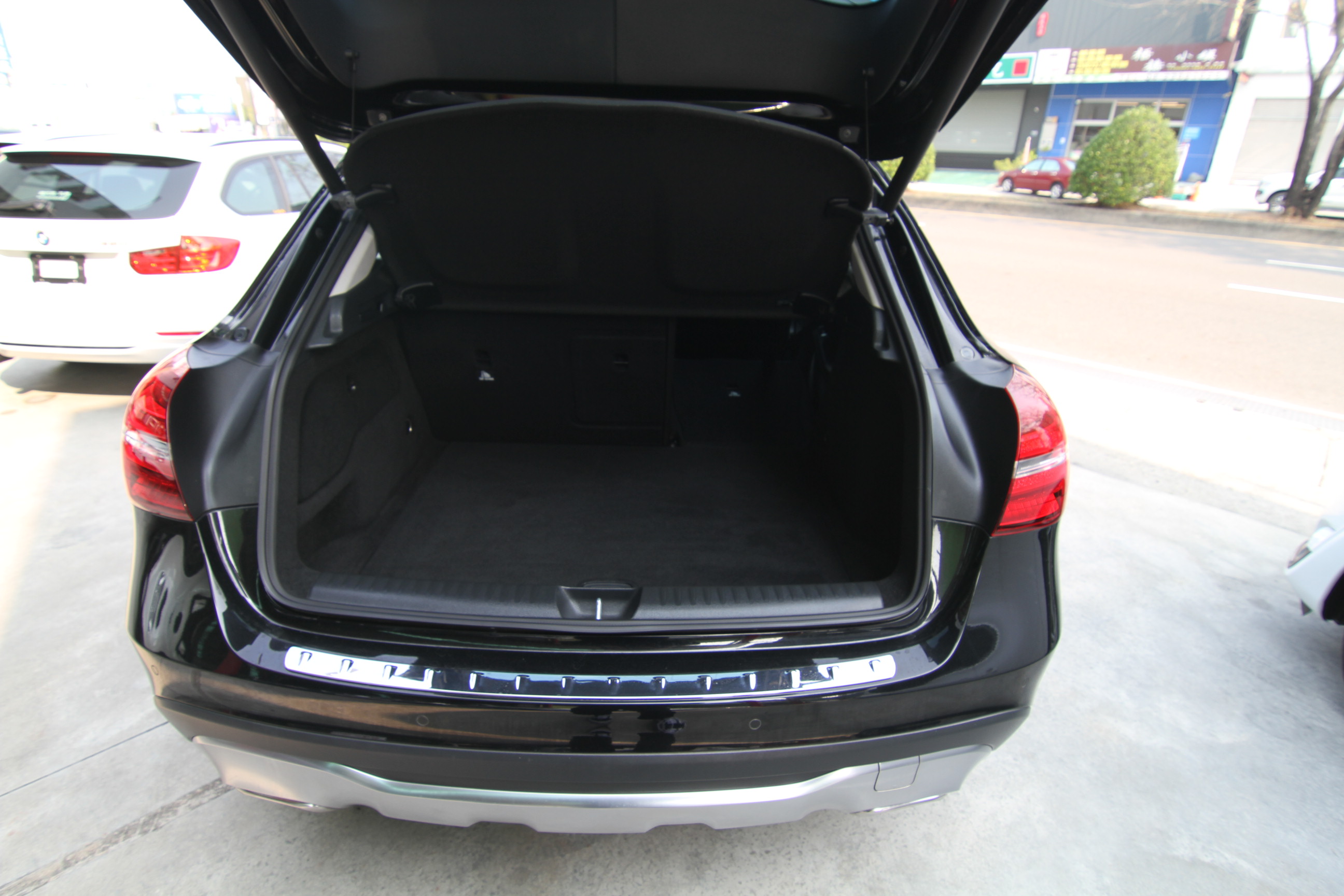 BENZ GLA200D 總代理 柴油 實車實價 認證車 精選車商 歡迎預約  第5張相片