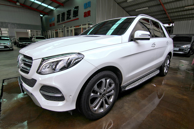 BENZ GLE250D 柴油 雙魚眼 IK電尾  實車實價 認證車 歡迎預約賞車  第1張相片