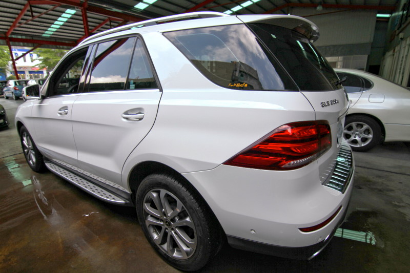 BENZ GLE250D 柴油 雙魚眼 IK電尾  實車實價 認證車 歡迎預約賞車  第6張相片