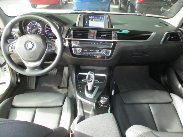 BMW 118I 摸門 實車實價 一手車 女用車 歡迎預約 中古車買賣  第2張相片