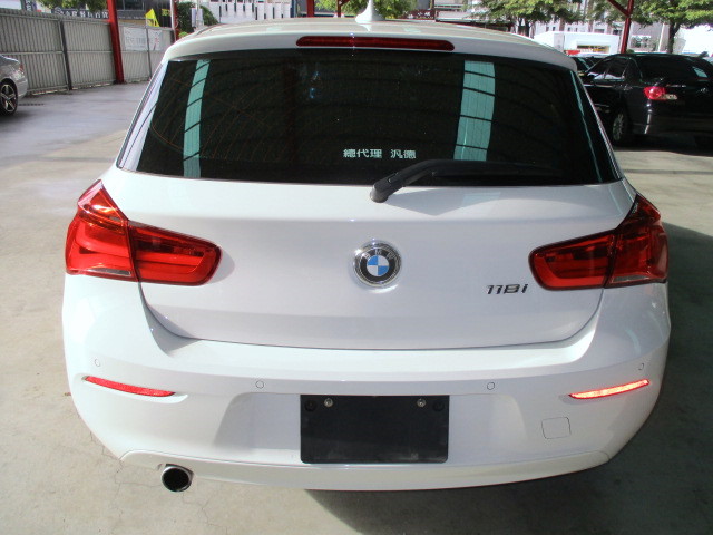BMW 118I 摸門 實車實價 一手車 女用車 歡迎預約 中古車買賣  第5張相片