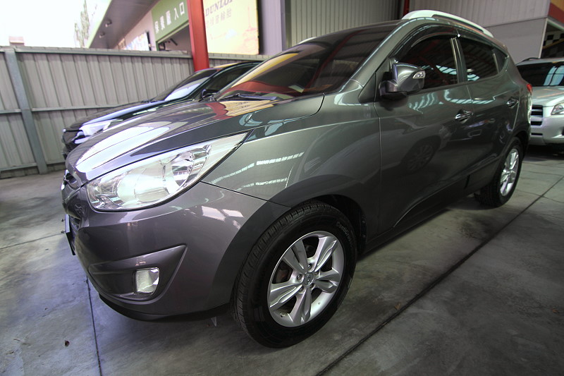 現代 休旅車 IX35 一手車 實車實價  高價收購 中古車買賣  第1張相片