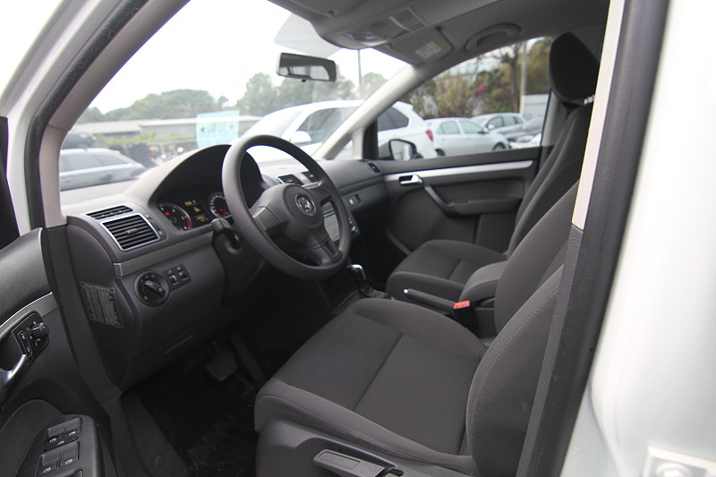 福斯 Volkswagen Touran 柴油 實車實價 原漆原鈑件 歡迎預約  第3張相片