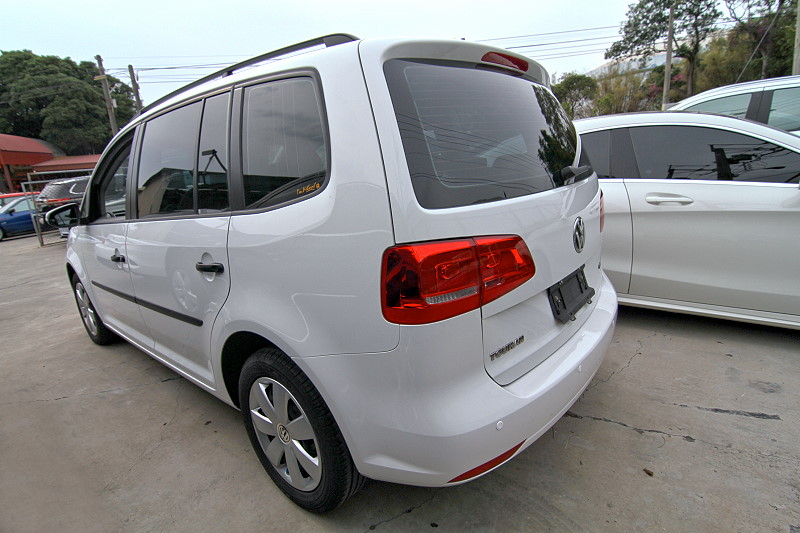 福斯 Volkswagen Touran 柴油 實車實價 原漆原鈑件 歡迎預約  第7張相片