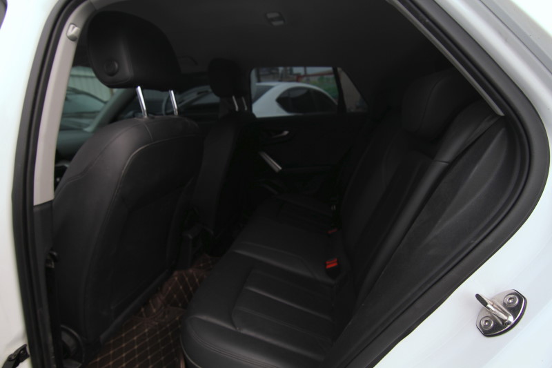 AUDI Q2 摸門 女用車 實車實價 原漆原鈑件  認證車 歡迎預約  第4張相片
