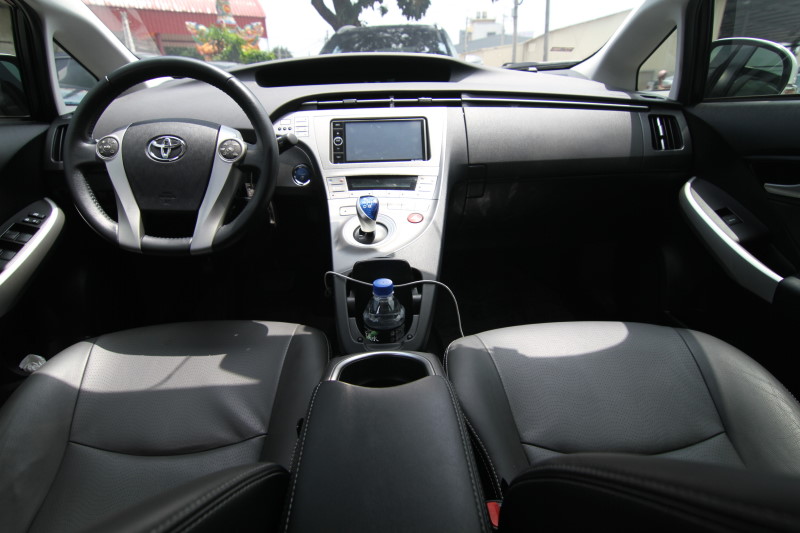 Toyota Prius E 實車實價 IK衛導 原漆原鈑件 歡迎預約 二手車 中古車  第2張相片