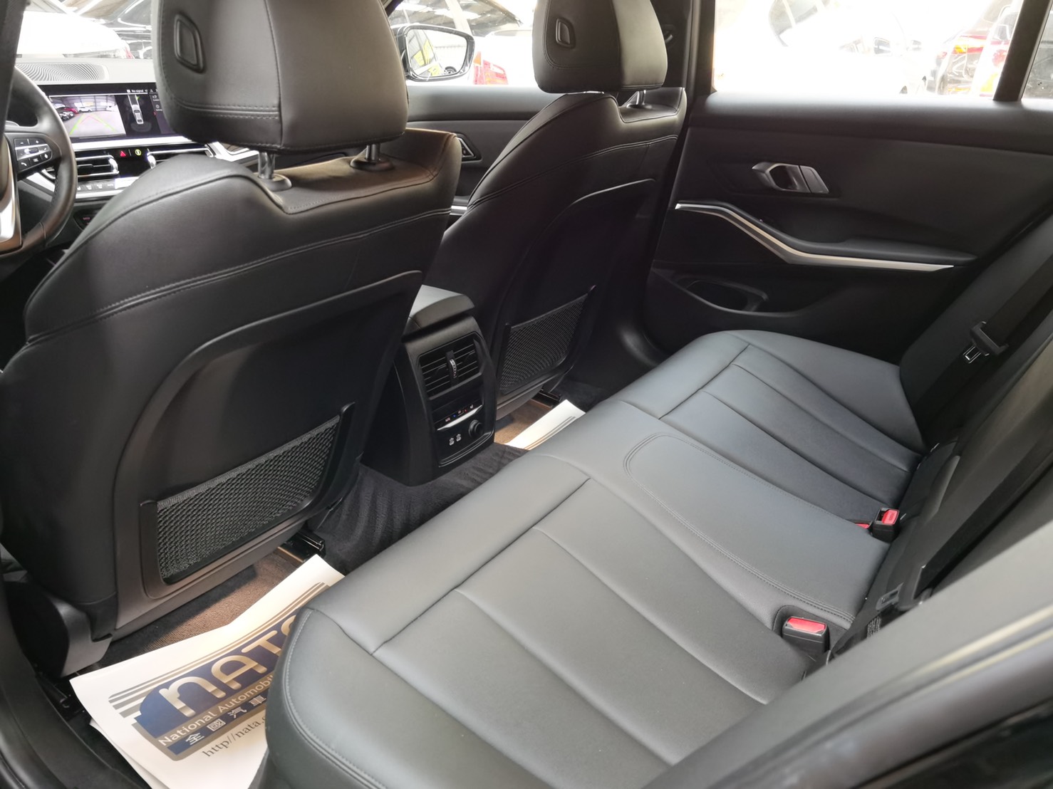 實車實價 BMW 330I 5AS carplay keyless 天窗 認證車 歡迎預約  第6張相片