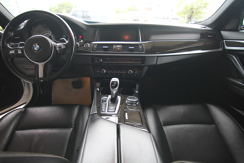 BMW 528XI M版 5AS 踢腳 HK音響 實車實價 歡迎來電預約  第2張相片