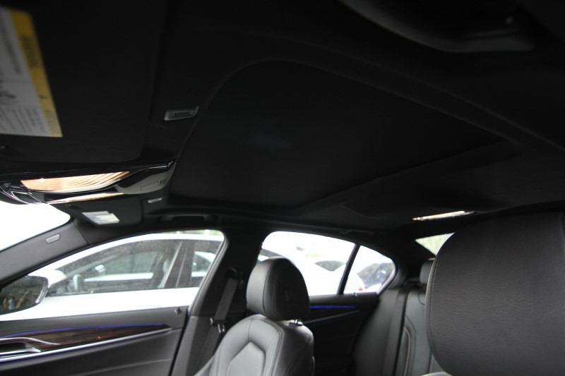 BMW 530I M版大螢幕 摸門 天窗 衛導 實車實價 原車融資 歡迎來電預約  第5張相片