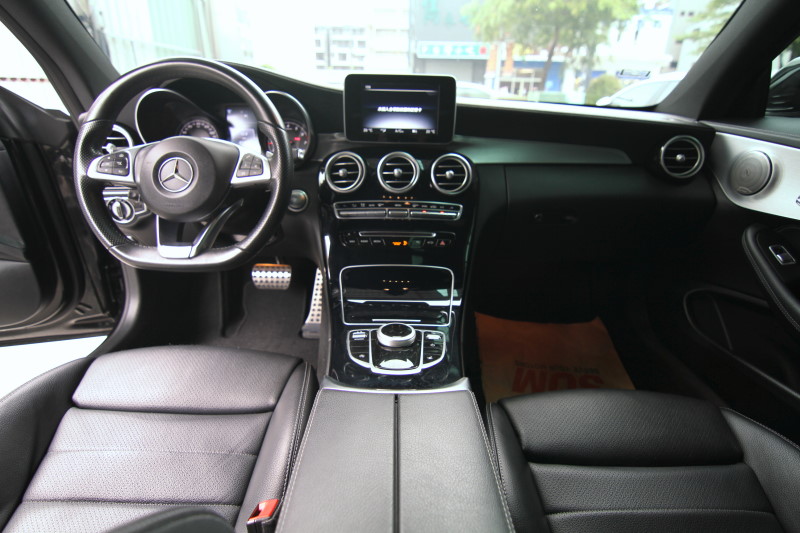 BENZ C300 雙門 全景天窗 實車實價 原漆原鈑件 原車融資 中古車 歡迎預約  第2張相片