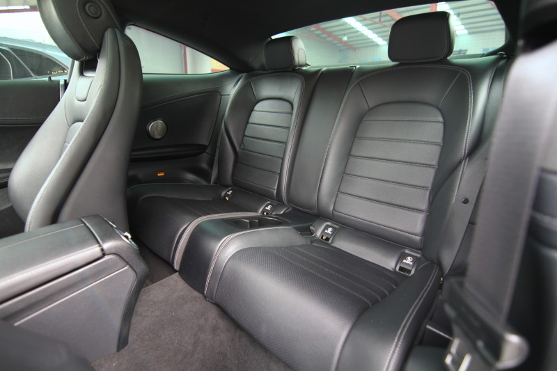 BENZ C300 雙門 全景天窗 實車實價 原漆原鈑件 原車融資 中古車 歡迎預約  第5張相片