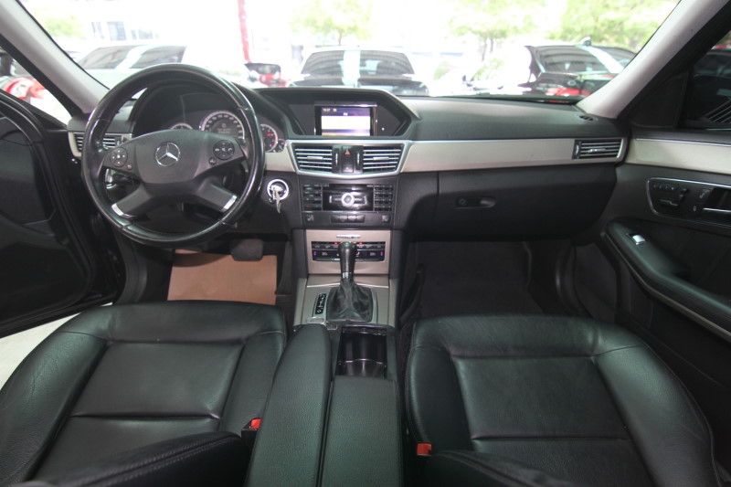 BENZ E200 天窗 實車實價 一手車 原車融資 中古車 二手車 歡迎預約  第2張相片