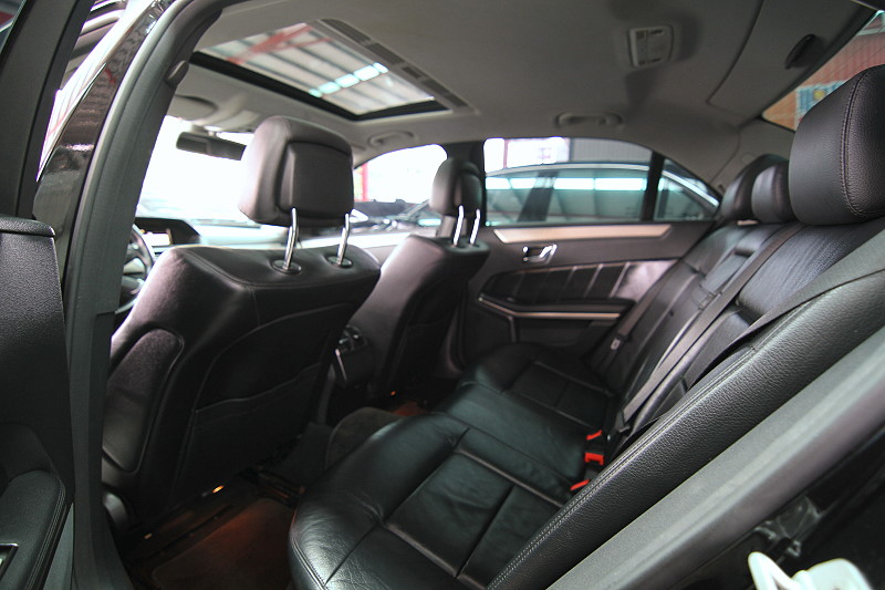 BENZ E200 天窗 實車實價 一手車 原車融資 中古車 二手車 歡迎預約  第4張相片
