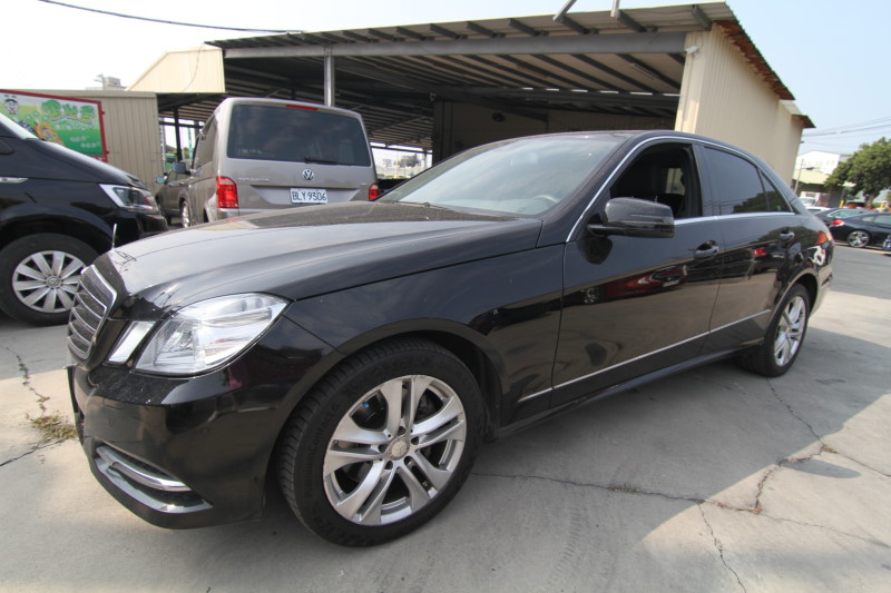 BENZ E350 天窗衛導 柴油 實車實價 一手車 原車融資 中古車 二手車 歡迎預約  第1張相片
