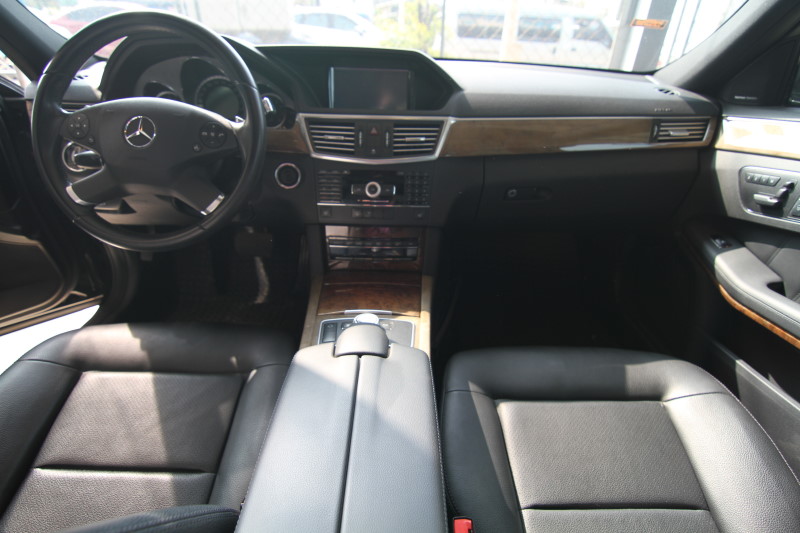 BENZ E350 全景HK 實車實價 一手車 原車融資 中古車 二手車 歡迎預約  第2張相片
