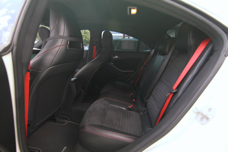 BENZ CLA250 AMG 全景 總代理  實車實價 一手車 原車融資 中古車  歡迎預約  第5張相片
