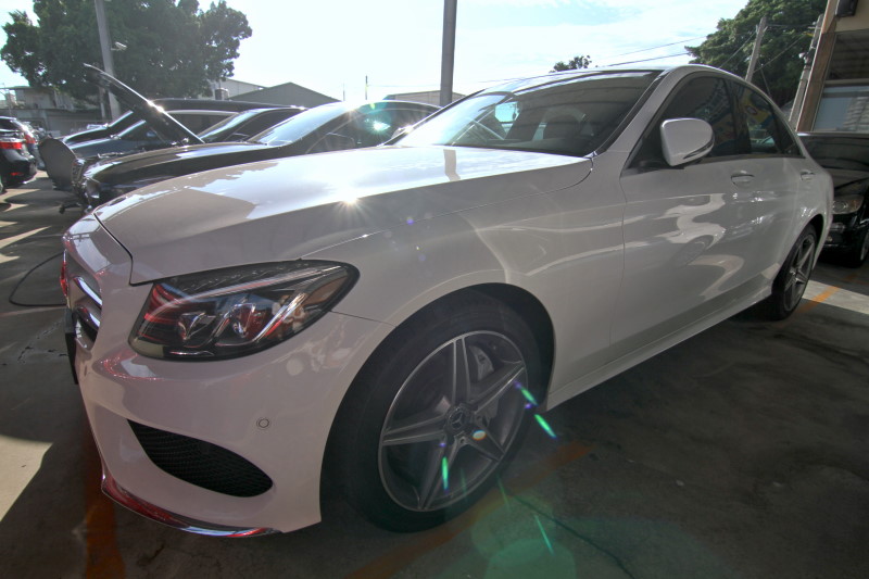 BENZ C300 全景天窗 摸門 環景 認證車 實車實價 歡迎洽詢   第1張相片