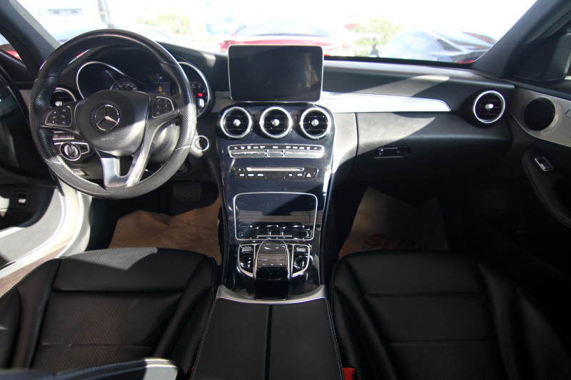 BENZ C300 全景天窗 摸門 環景 認證車 實車實價 歡迎洽詢   第5張相片