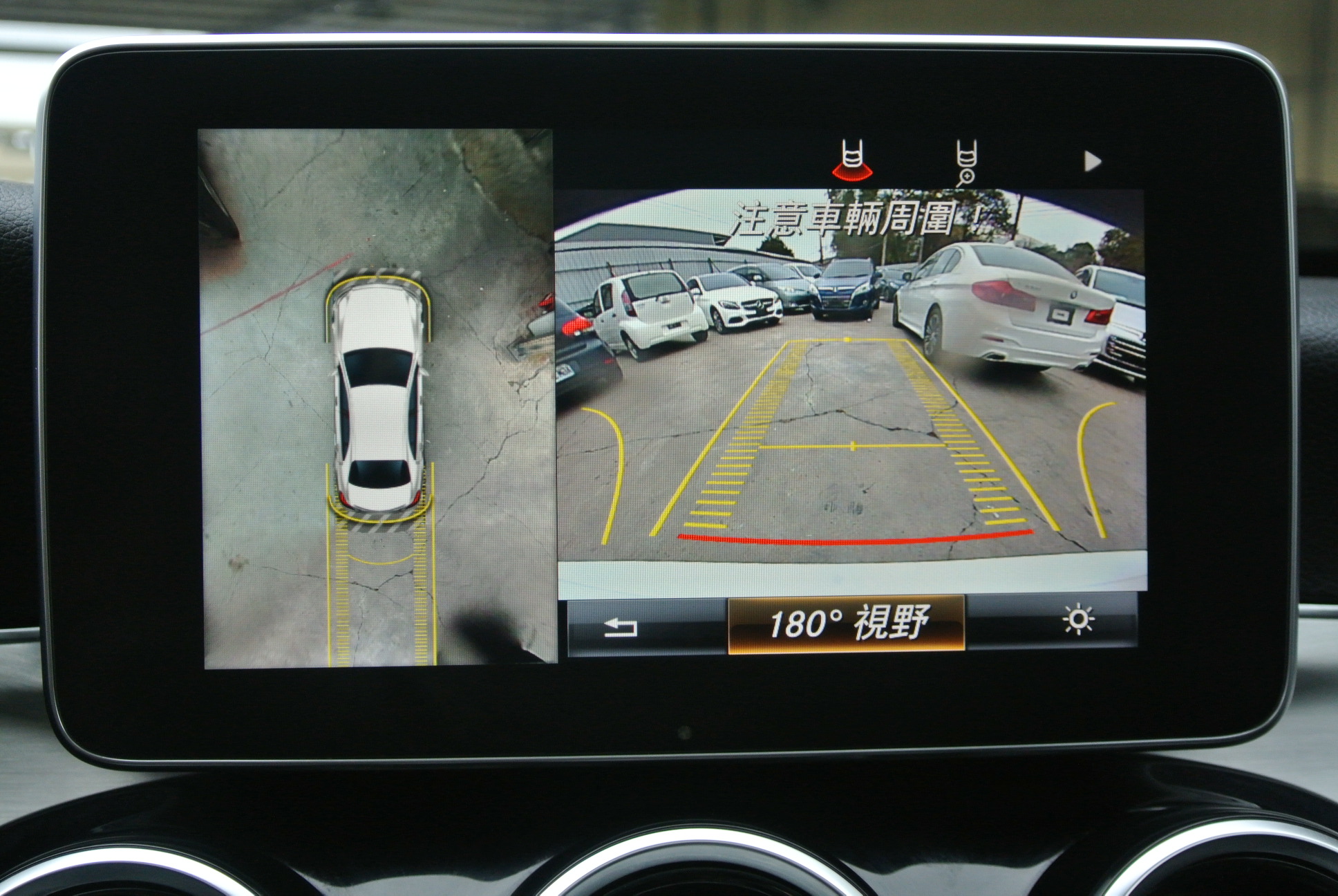 BENZ C300 全景天窗 摸門 環景 認證車 實車實價 歡迎洽詢   第11張相片