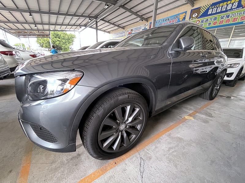 賓士 BENZ GLC300 柏林 盲點 電尾 全景天窗 認證車  第1張相片