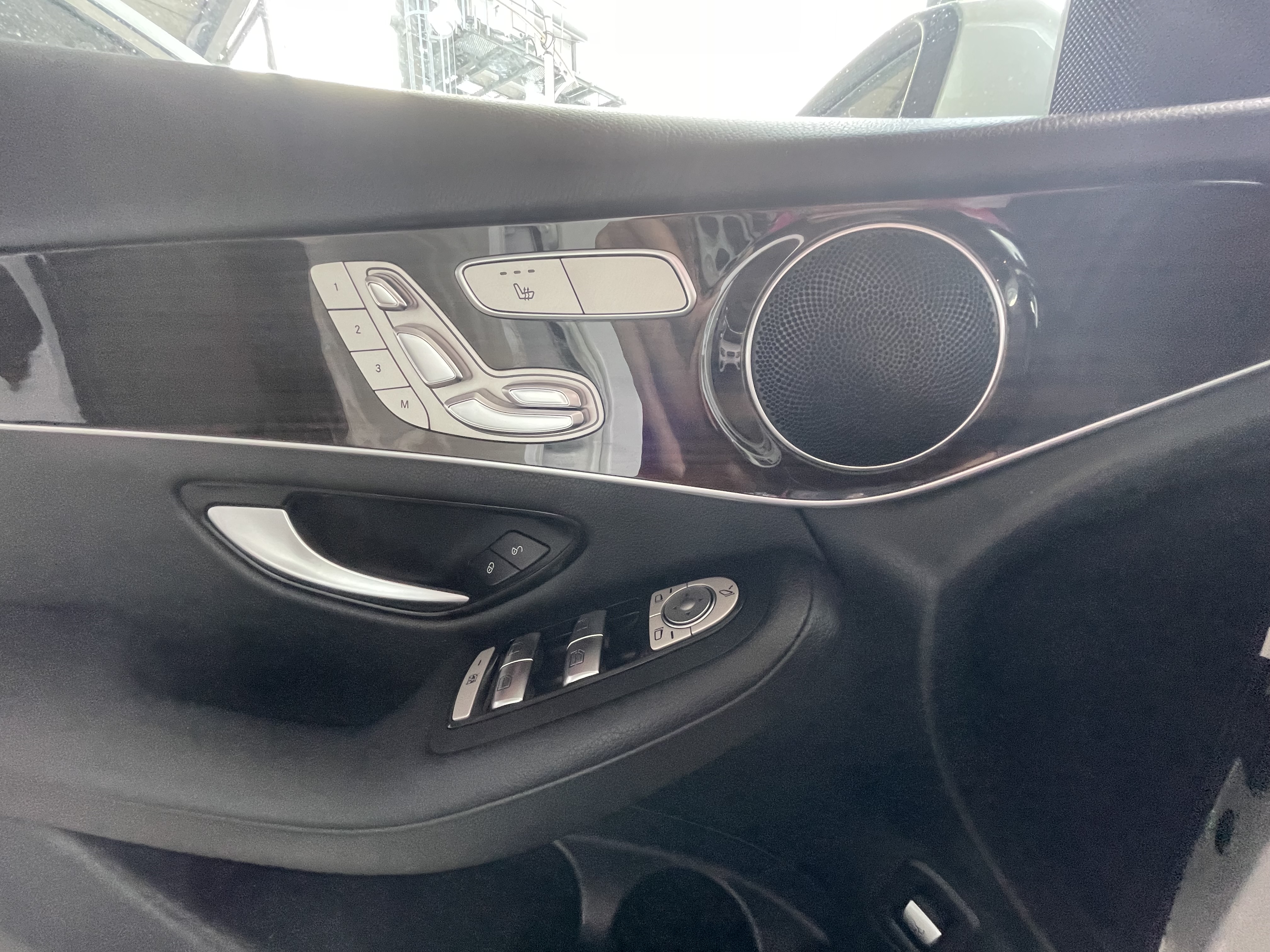 BENZ GLC300 AMG 23P 全景天窗 實車實價 歡迎洽詢  第5張相片
