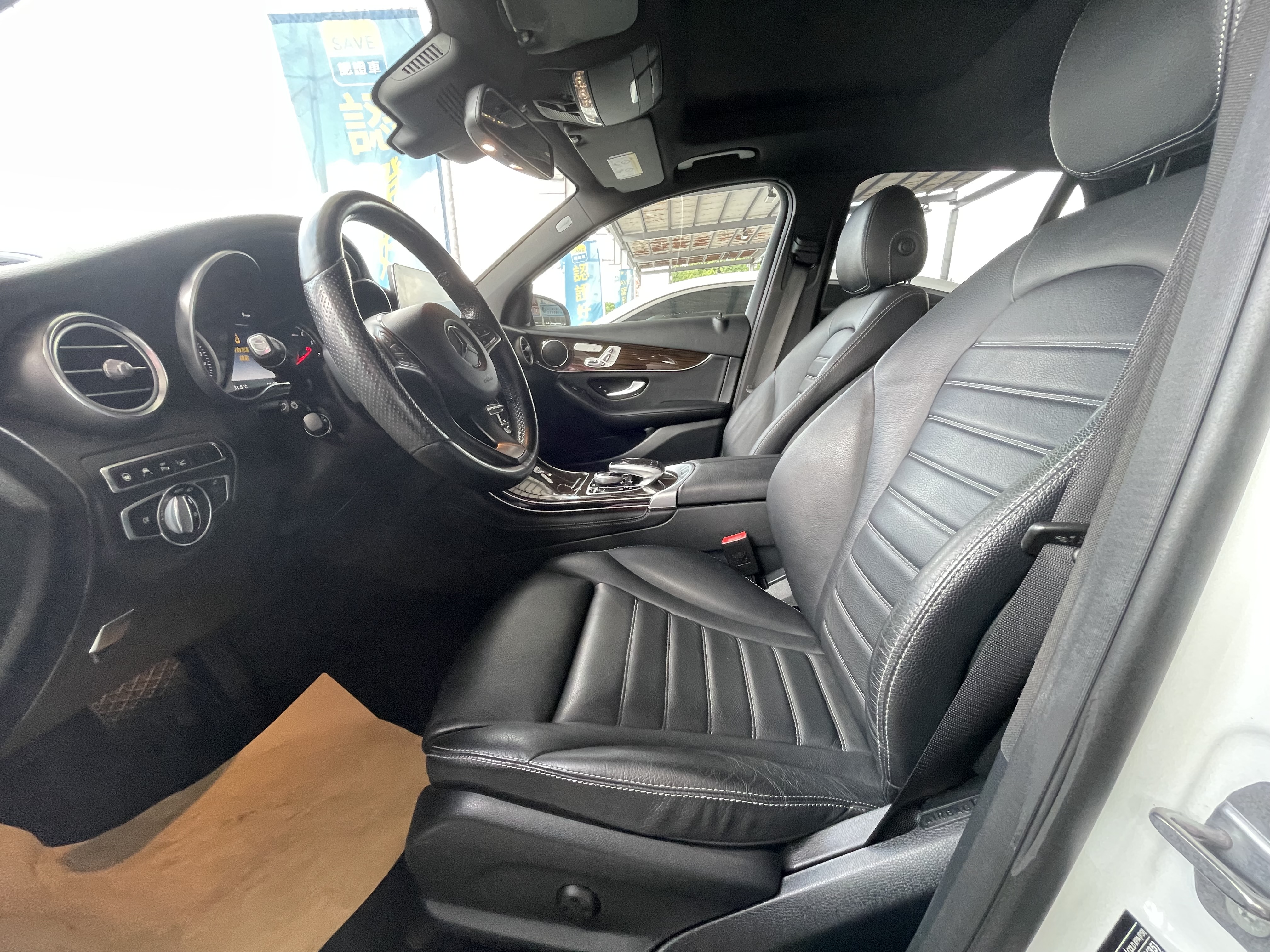 BENZ GLC300 AMG 23P 全景天窗 實車實價 歡迎洽詢  第6張相片
