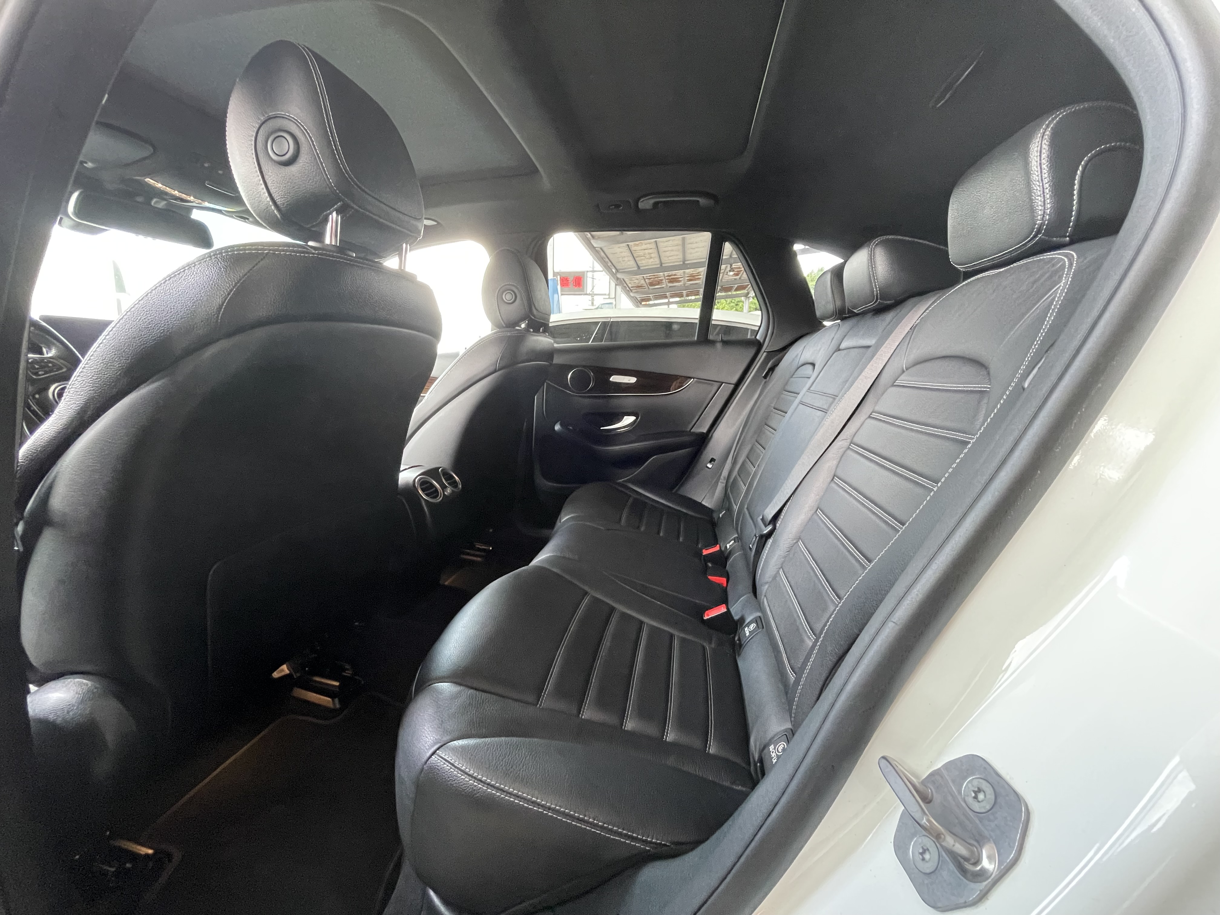 BENZ GLC300 AMG 23P 全景天窗 實車實價 歡迎洽詢  第8張相片