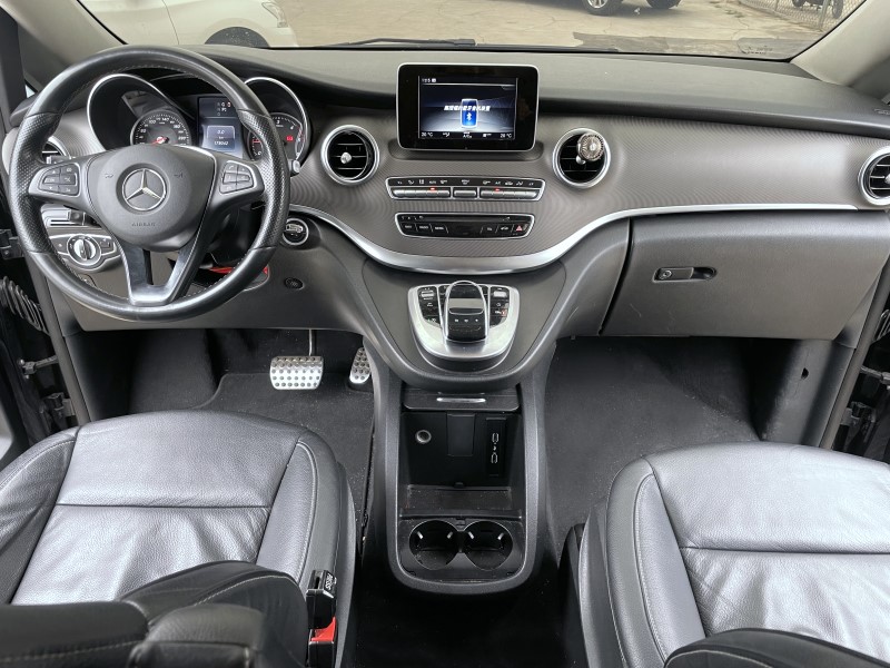 BENZ V250D 柴油車 實車實價 實車在店 歡迎洽詢  第2張相片