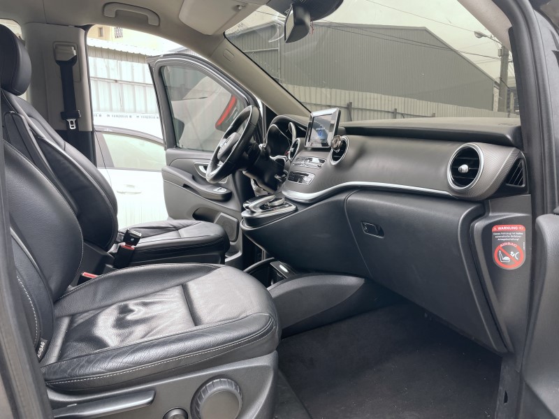BENZ V250D 柴油車 實車實價 實車在店 歡迎洽詢  第4張相片