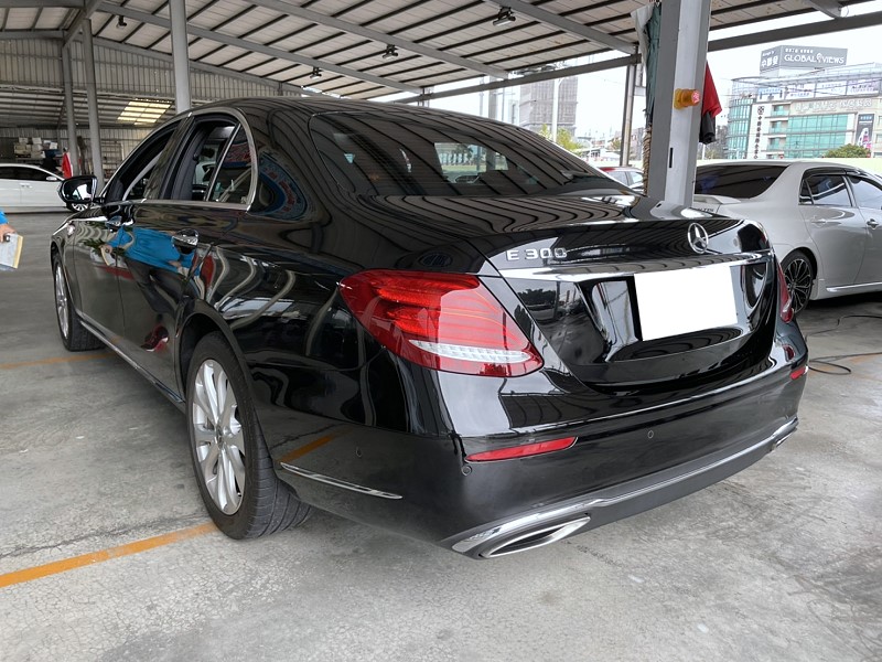 BENZ E300 總代理 23P 雙電熱椅 環景 踢腳 實車在店 實車實價  第9張相片