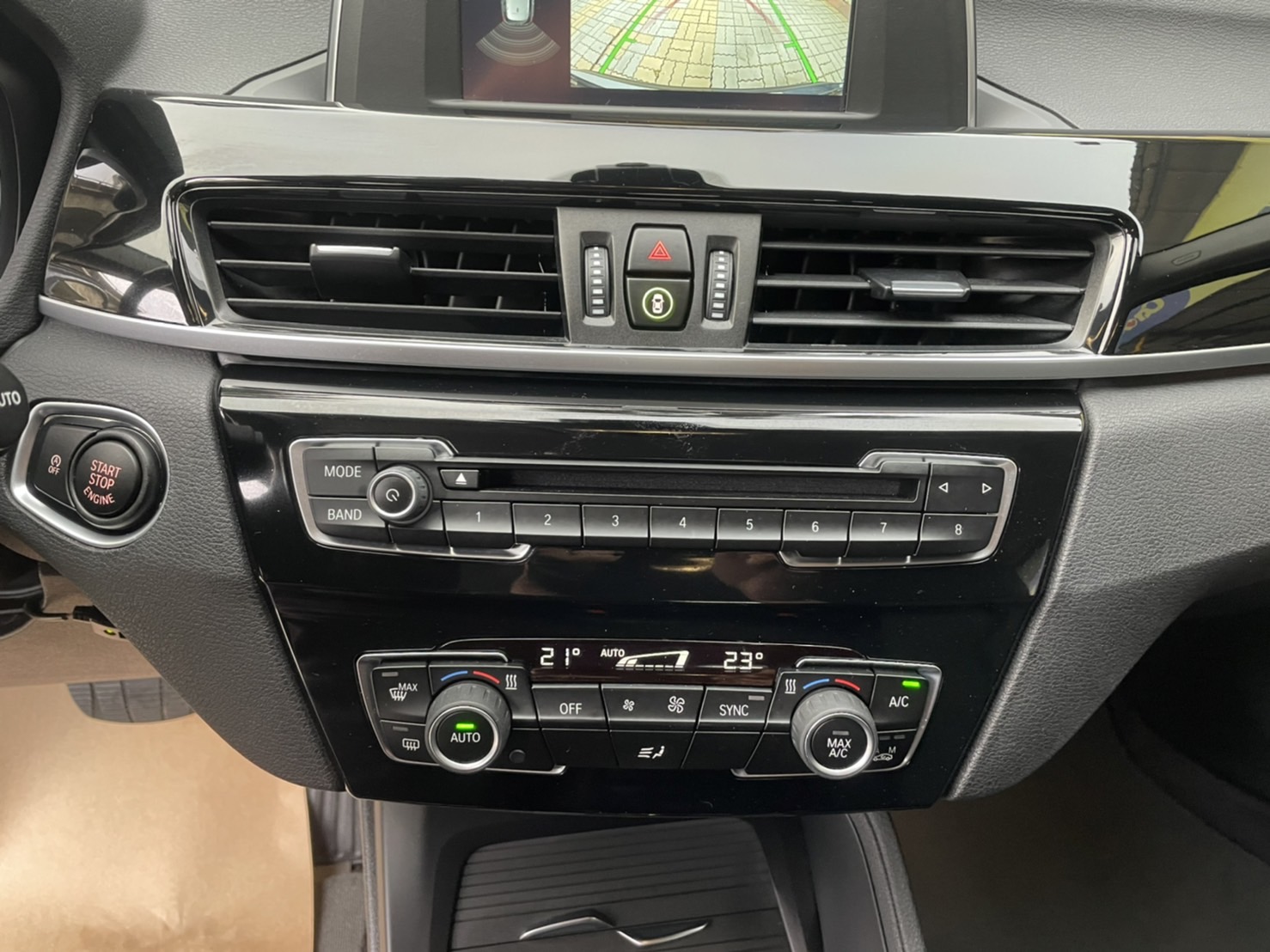 BMW 2017 X1 18D TV 踢腳 認證車 實車實價 實車在店  第4張相片