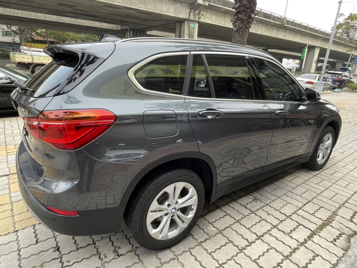 BMW 2017 X1 18D TV 踢腳 認證車 實車實價 實車在店  第9張相片