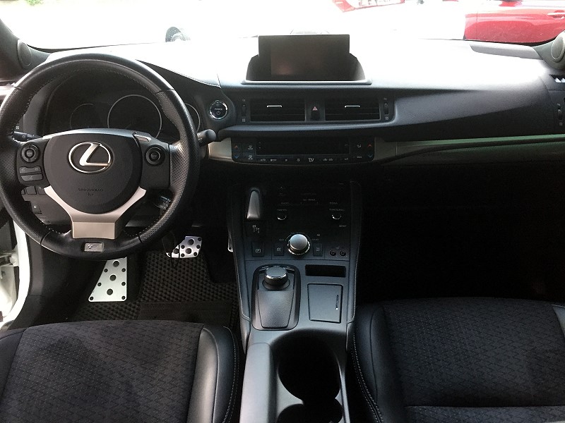 LEXUS CT200H F-SPORT 衛導 一手車 實車在店 實車實價 歡迎洽詢  第3張相片