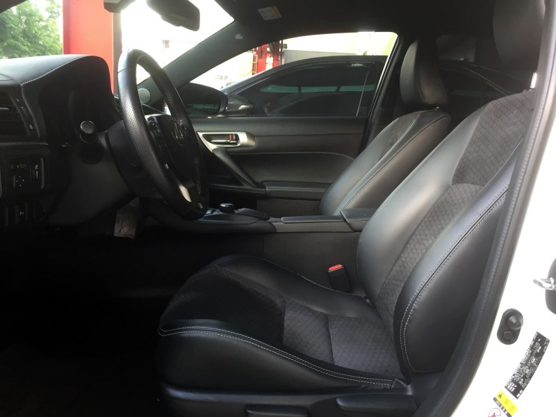 LEXUS CT200H F-SPORT 衛導 一手車 實車在店 實車實價 歡迎洽詢  第5張相片