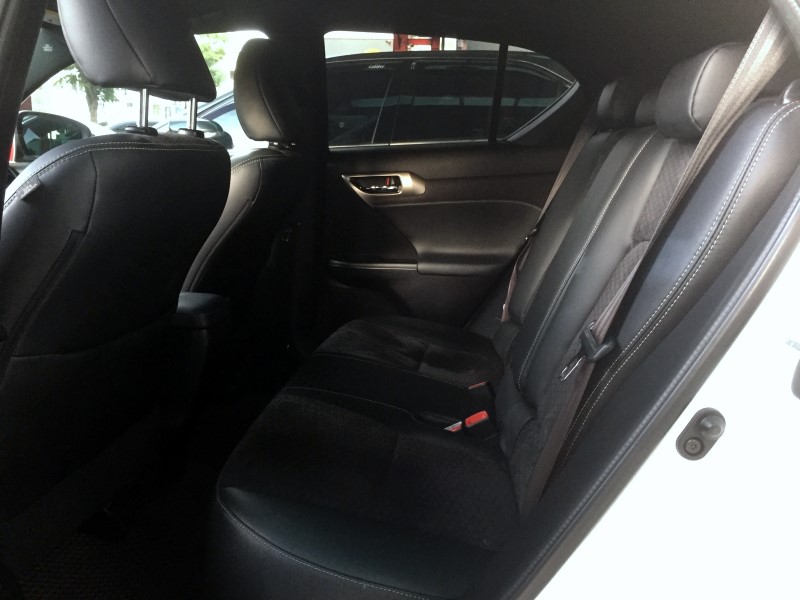 LEXUS CT200H F-SPORT 衛導 一手車 實車在店 實車實價 歡迎洽詢  第6張相片