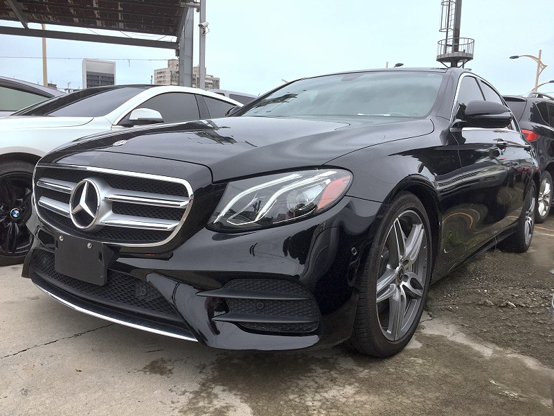 BENZ E300 AMG 柏林之音 摸門 氣氛燈 實車在店 實車實價  第1張相片