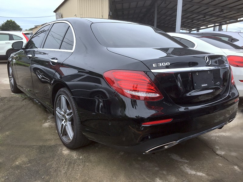 BENZ E300 AMG 柏林之音 摸門 氣氛燈 實車在店 實車實價  第6張相片